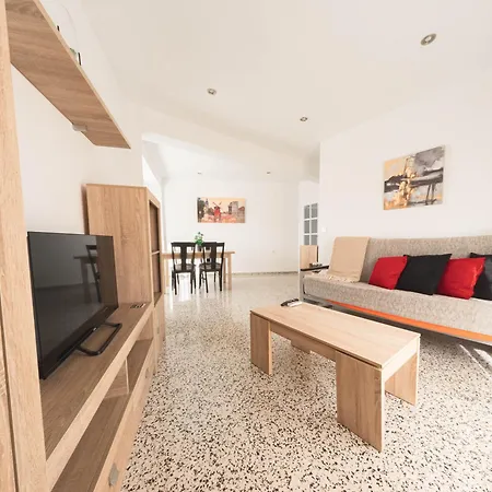Apartment Pet-friendly Apartamento En By Bebalmy