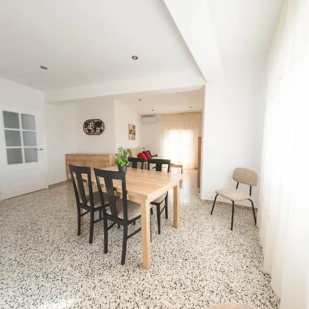 Pet-friendly Apartamento En By Bebalmy